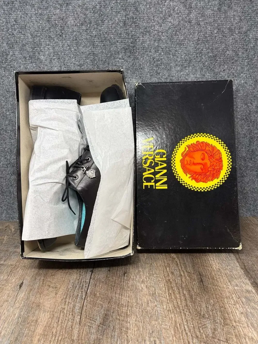 Vintage Gianni Versace Black Leather lace up Medusa Head Derby Shoes size 9.5
